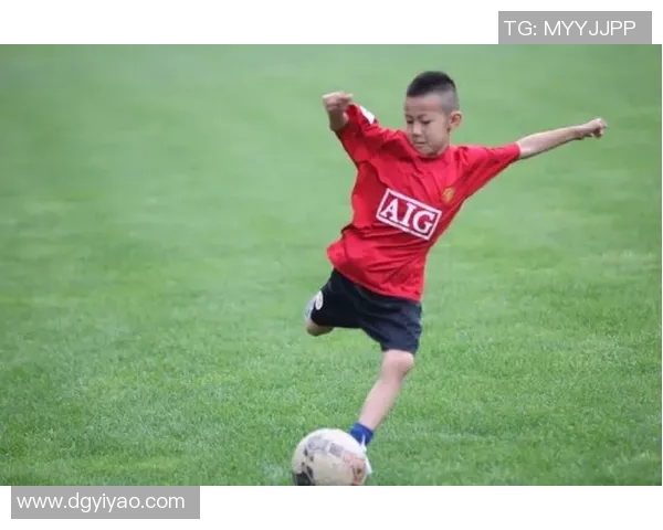 足球明星素质之争谁才是真正的榜样与反面教材