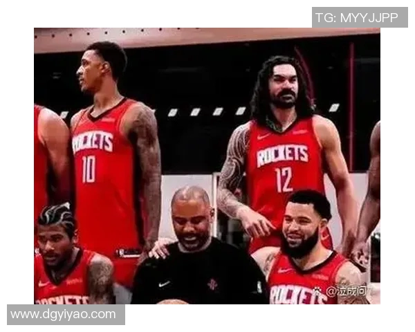 个性鲜明的足球明星女性展现独特魅力与实力的精彩瞬间