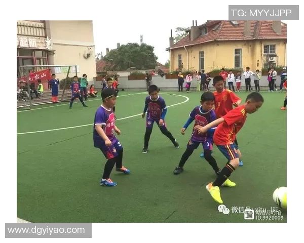 回顾足球明星童年岁月那些年他们的梦想与奋斗历程